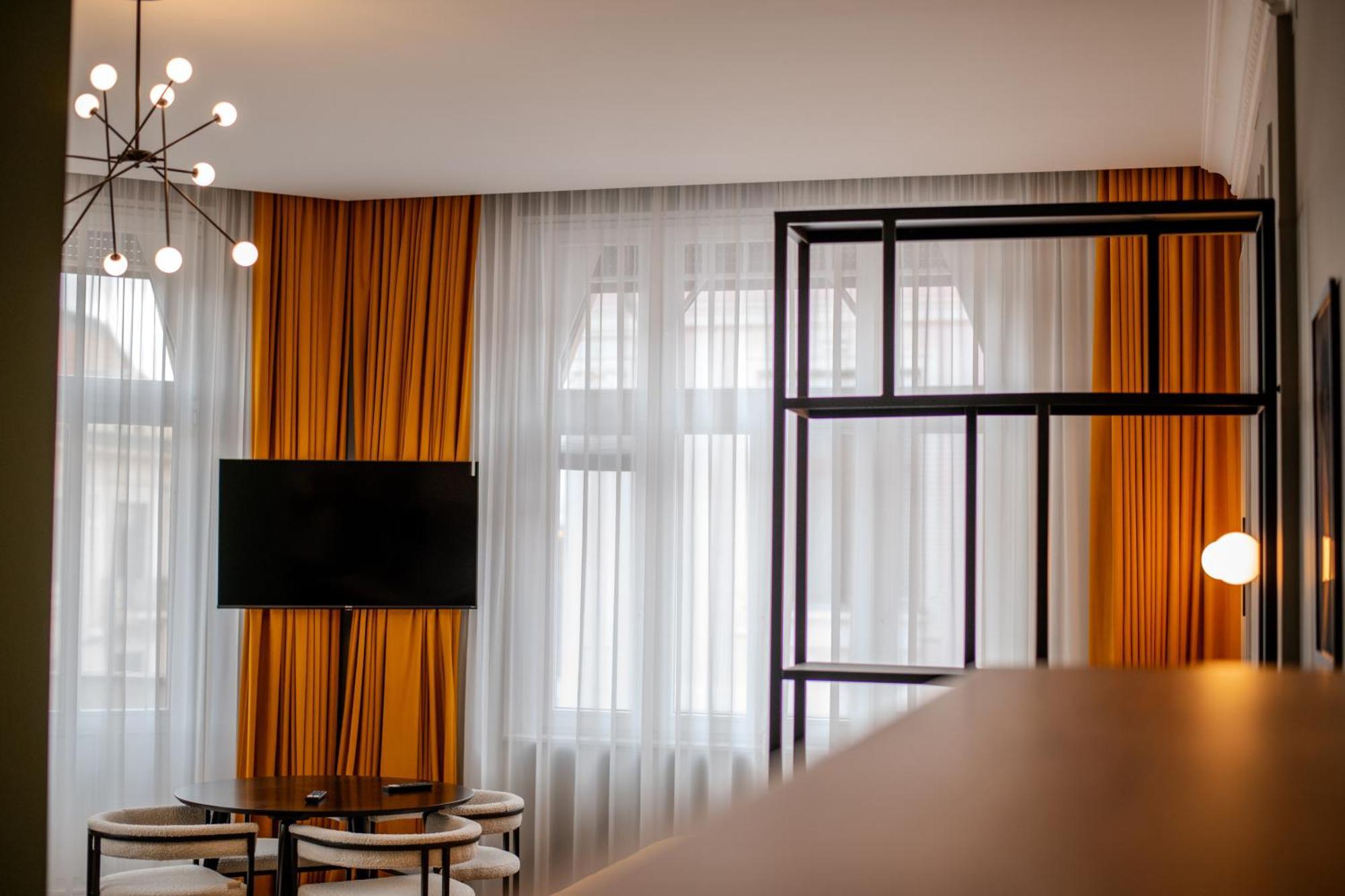 Leda Residence Oradea Extérieur photo