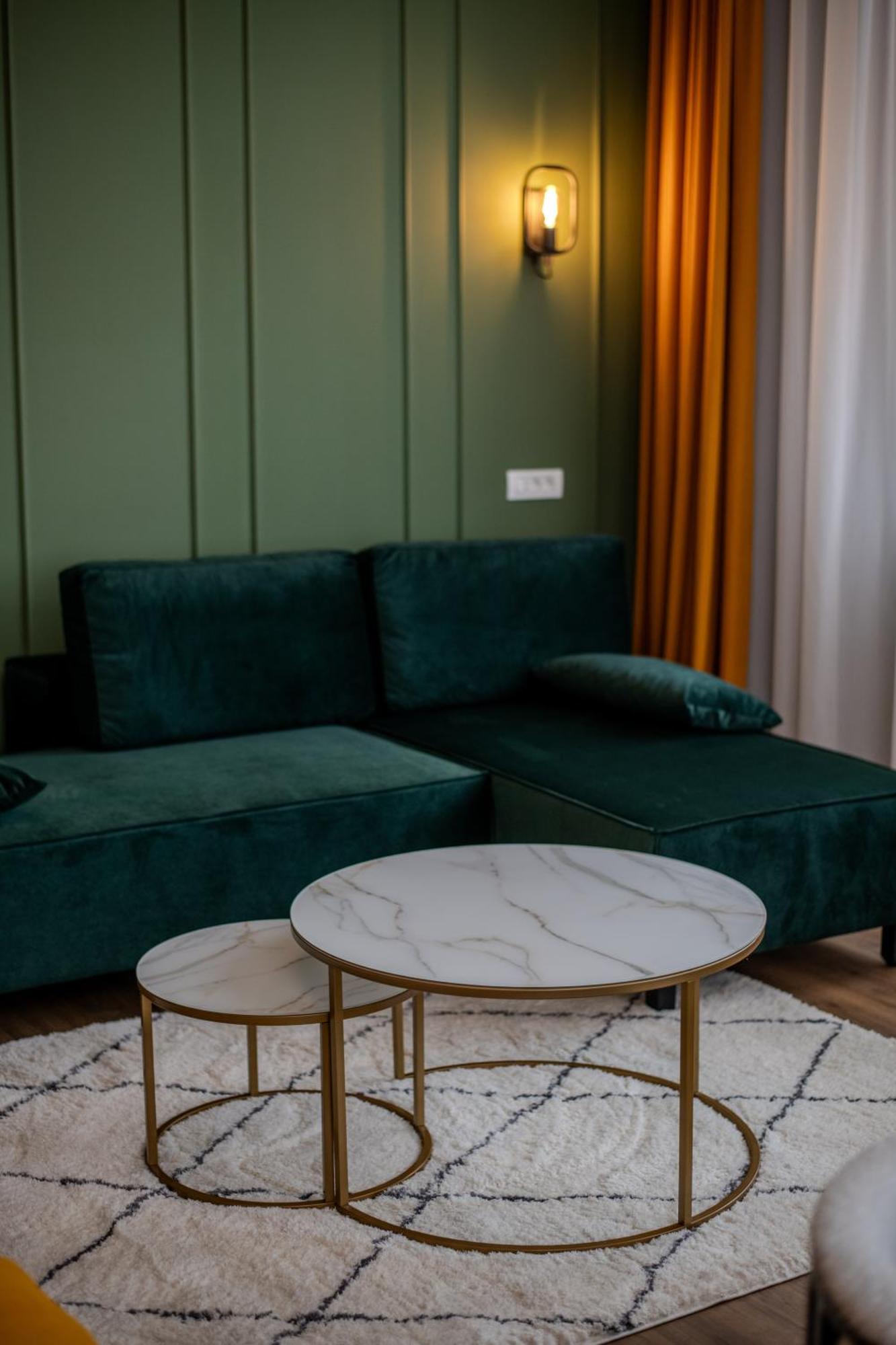 Leda Residence Oradea Extérieur photo
