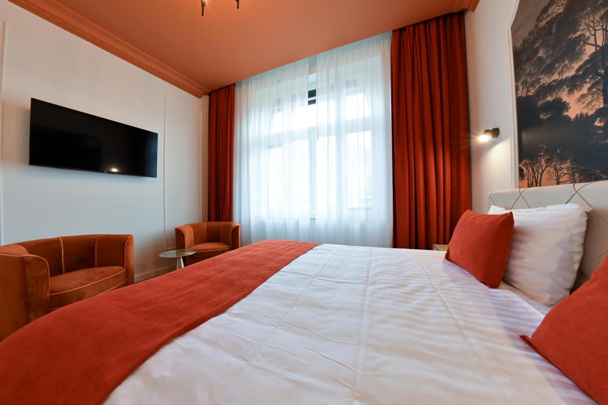 Leda Residence Oradea Extérieur photo