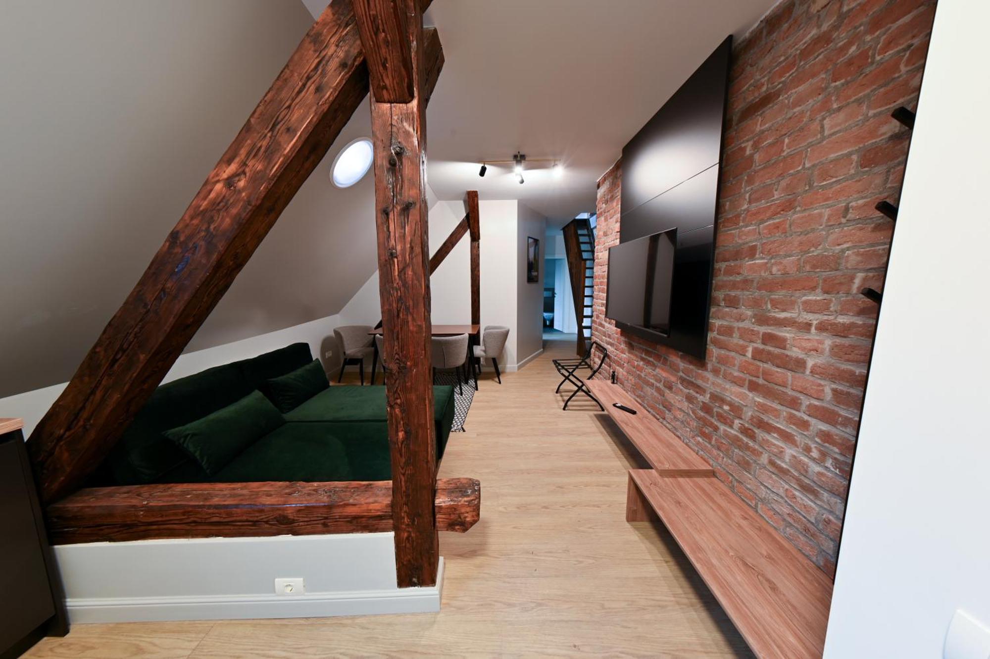 Leda Residence Oradea Extérieur photo