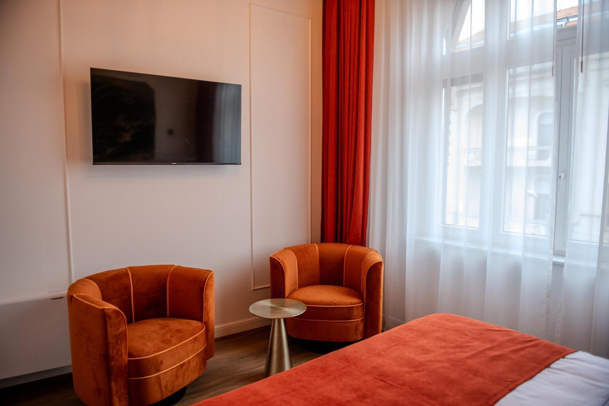 Leda Residence Oradea Extérieur photo