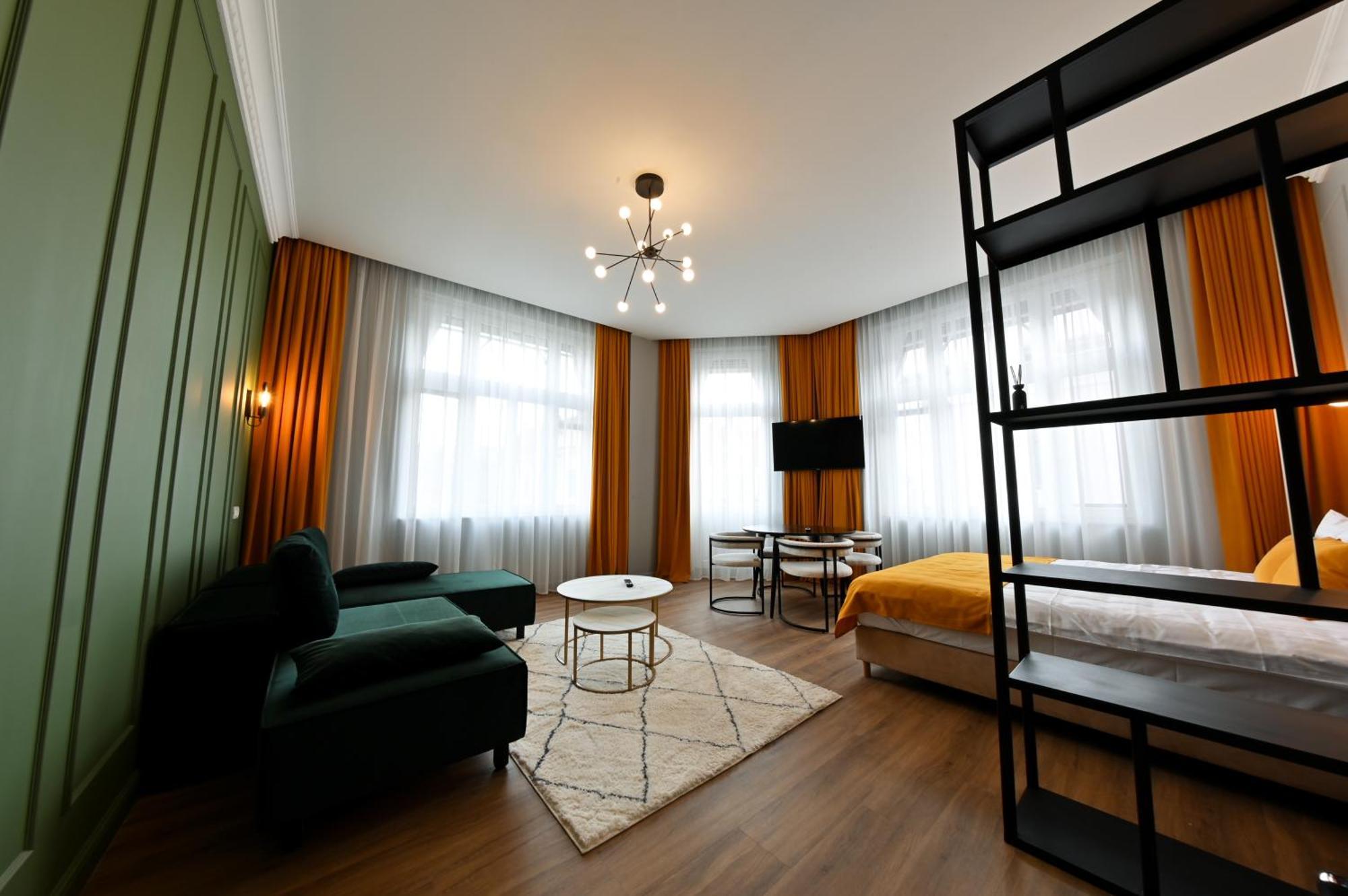 Leda Residence Oradea Extérieur photo