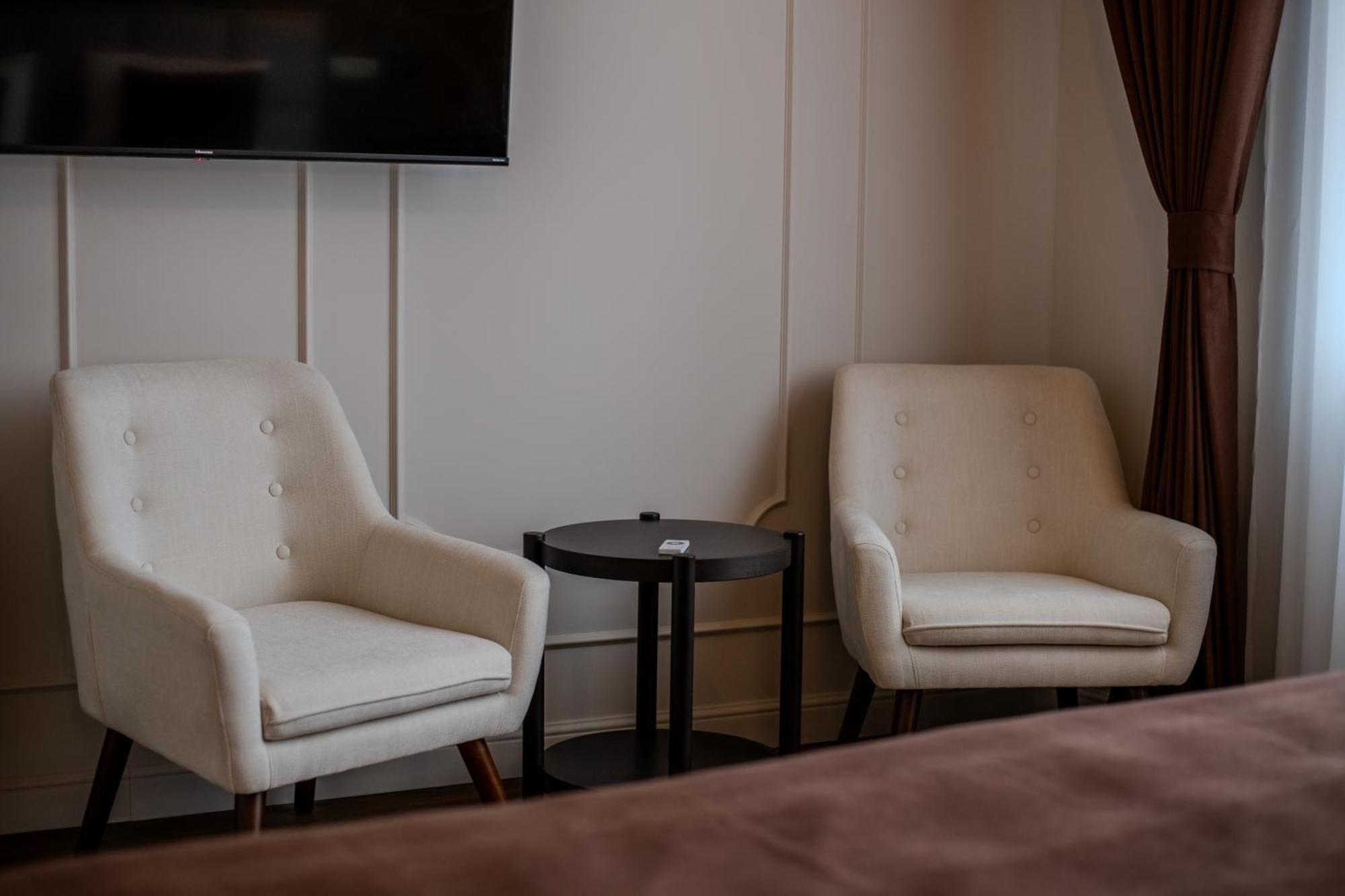 Leda Residence Oradea Extérieur photo