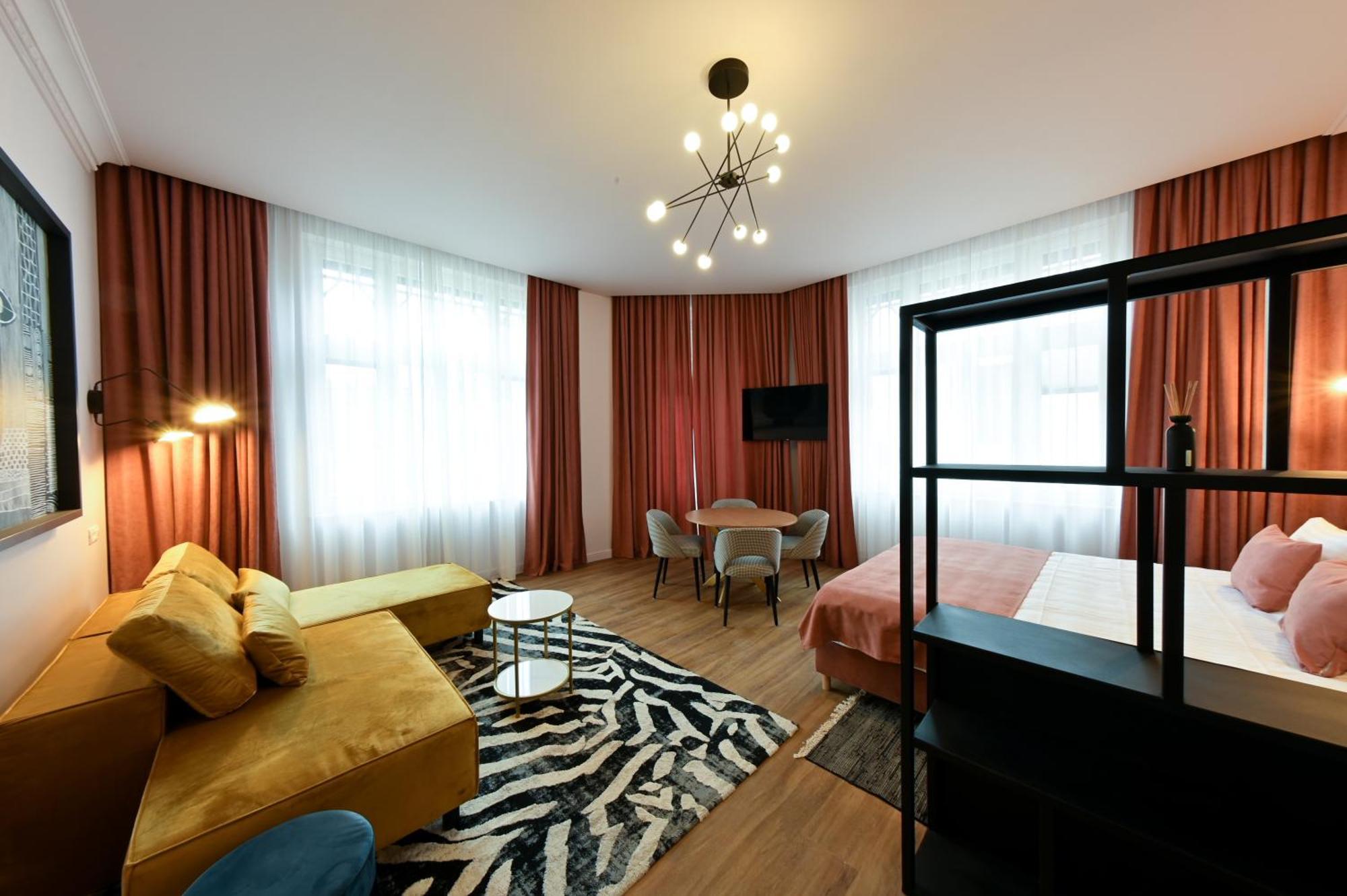 Leda Residence Oradea Extérieur photo